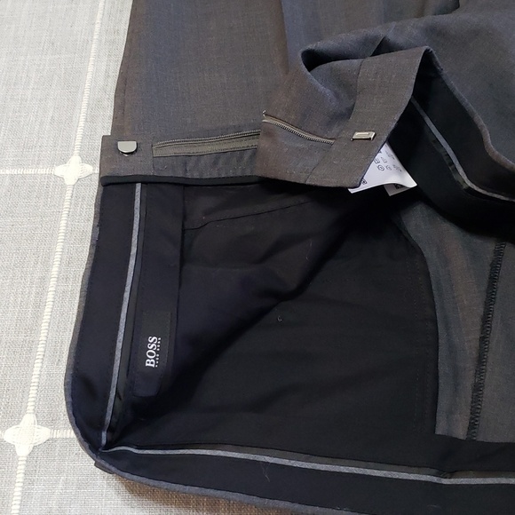 HUGO Boss Dieselstrasse 12 gray wool lined flat front Pants, Size 34R - Picture 9 of 16